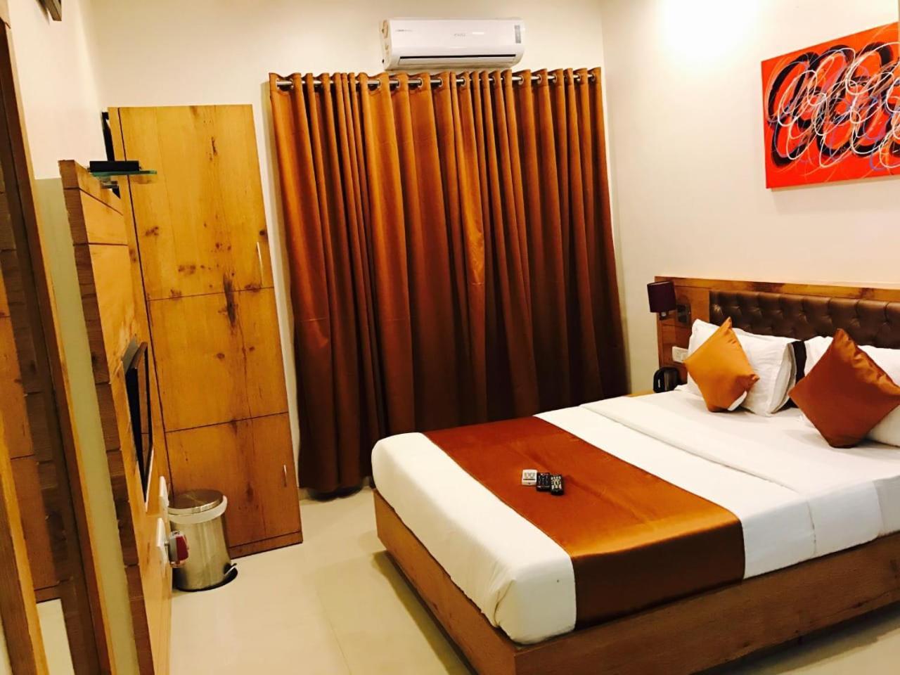 Grandeur By Avion Palace Near T2 International Airport Mumbai Exterior foto